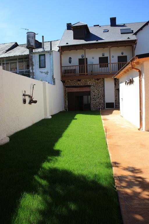 Casa Rural El Almendro De Maria Ponferrada Exterior photo